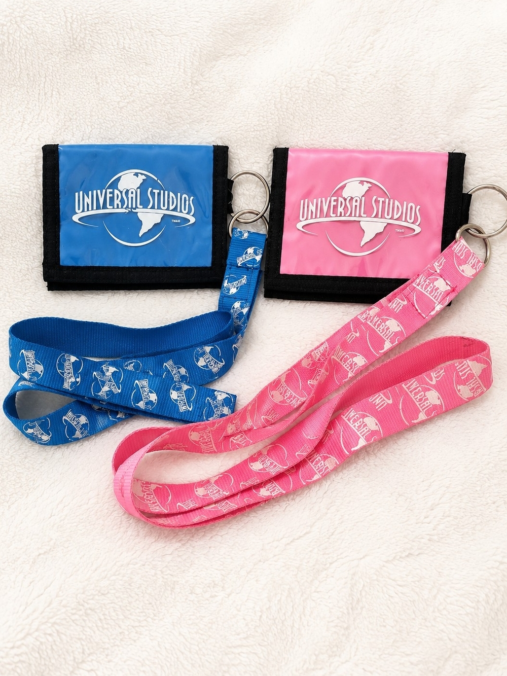 Universal Studios Vintage Bi-Fold Wallet & Lanyard Set Blue Pink